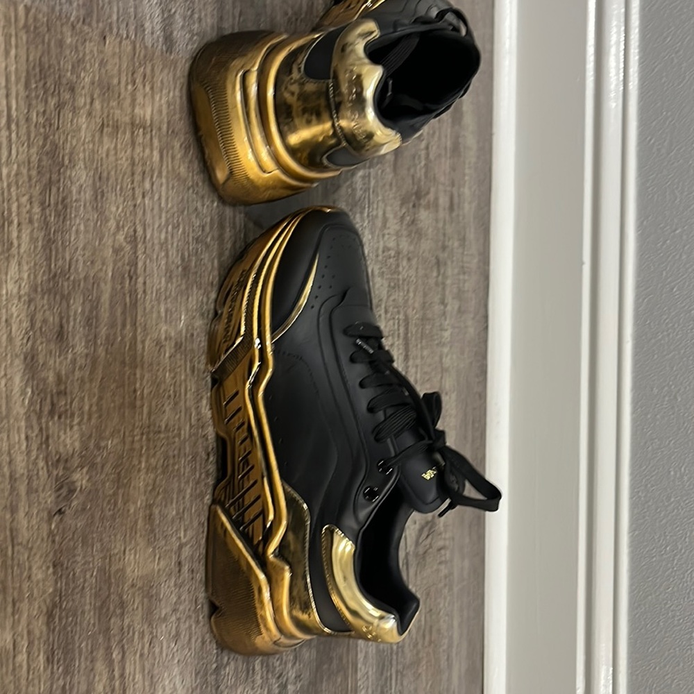 Black& gold dolce& Gabbana tennis